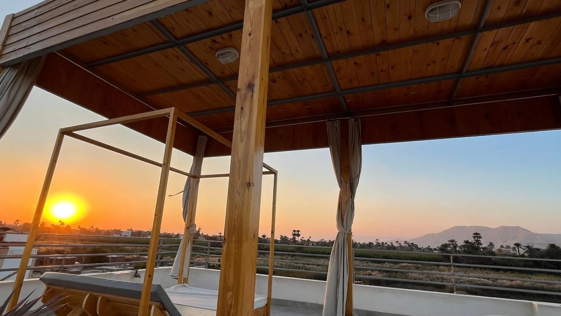 Nile Spirit Apartments Sunset الأقصر